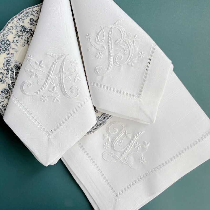 레터 냅킨 모노그램 자수 화이트 디너 천 냅킨 화이트  - Monogrammed Handkerchief 리뷰 및 가격